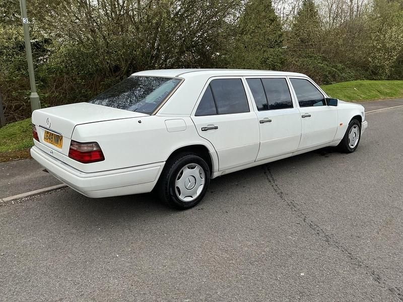 Used Mercedes E250 1994 Alpine white Sedan