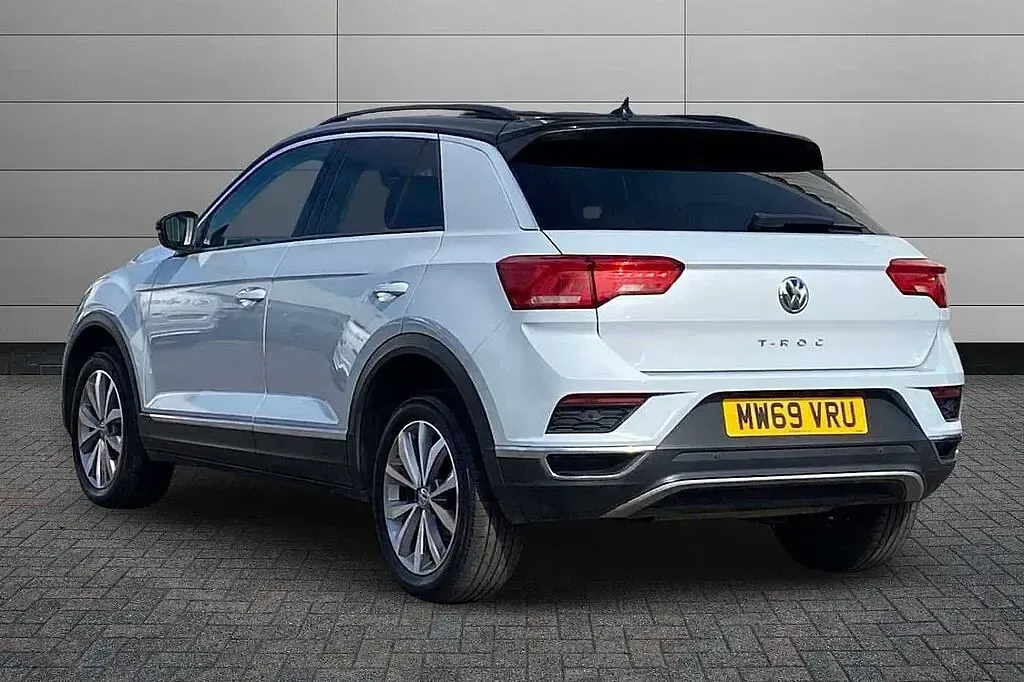 Used VW T-Roc Design 148 HP (108 kW) 2019 White silver with black roof SUV