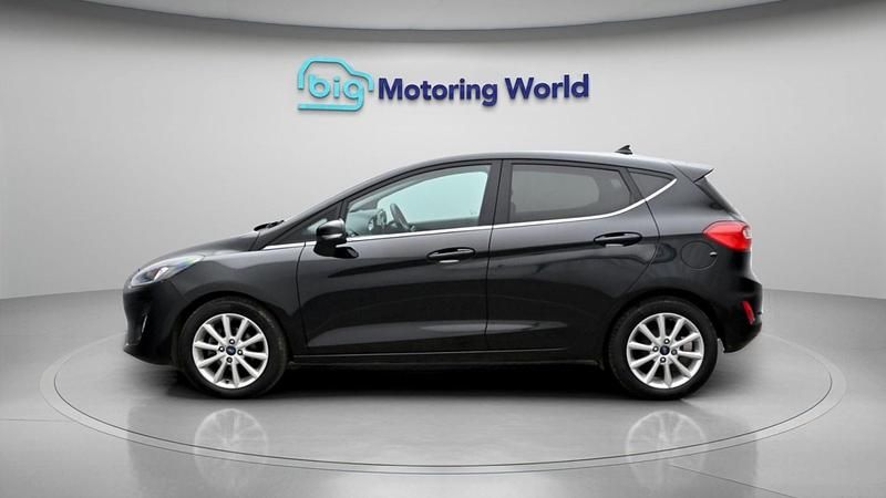 Used Ford Fiesta Titanium 125 HP (91 kW) 2021 Black Hatchback
