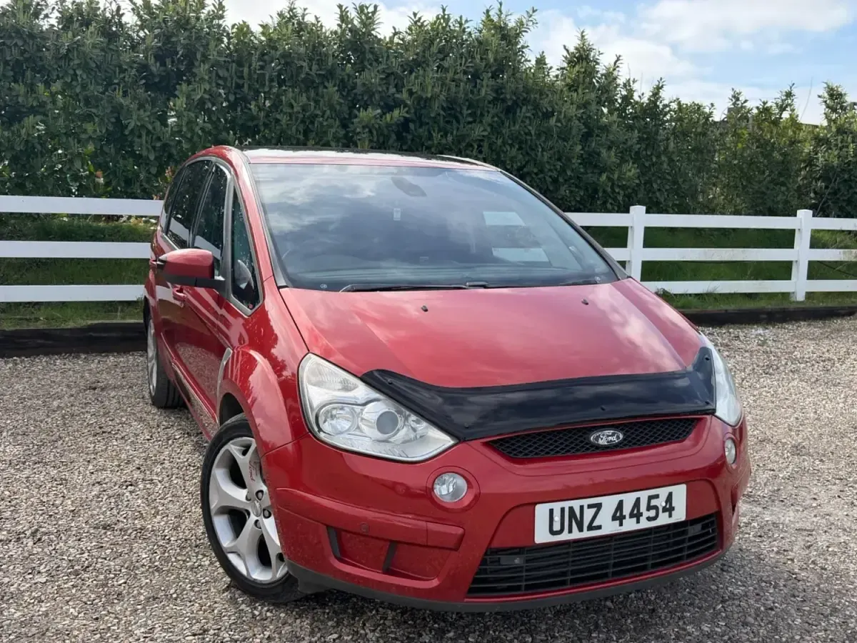 Begagnad Ford S-MAX Titanium 2007 Röd Minibuss