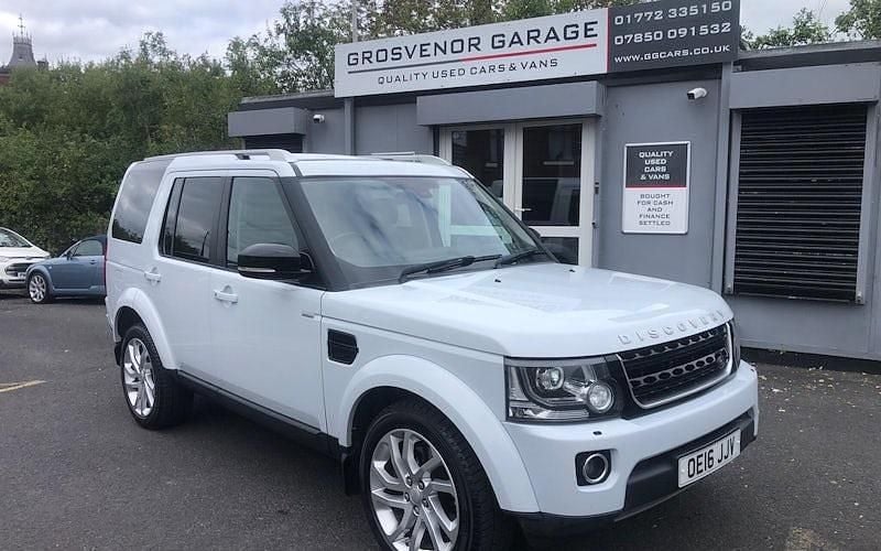 White Used 2016 Land Rover Discovery 4 Landmark SUV | £20,995 (Fair price) - Image 1/4