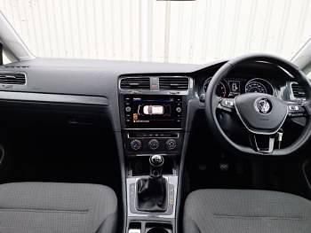 Used VW Golf VII SE 130 HP (95 kW) 2018 Silver Hatchback