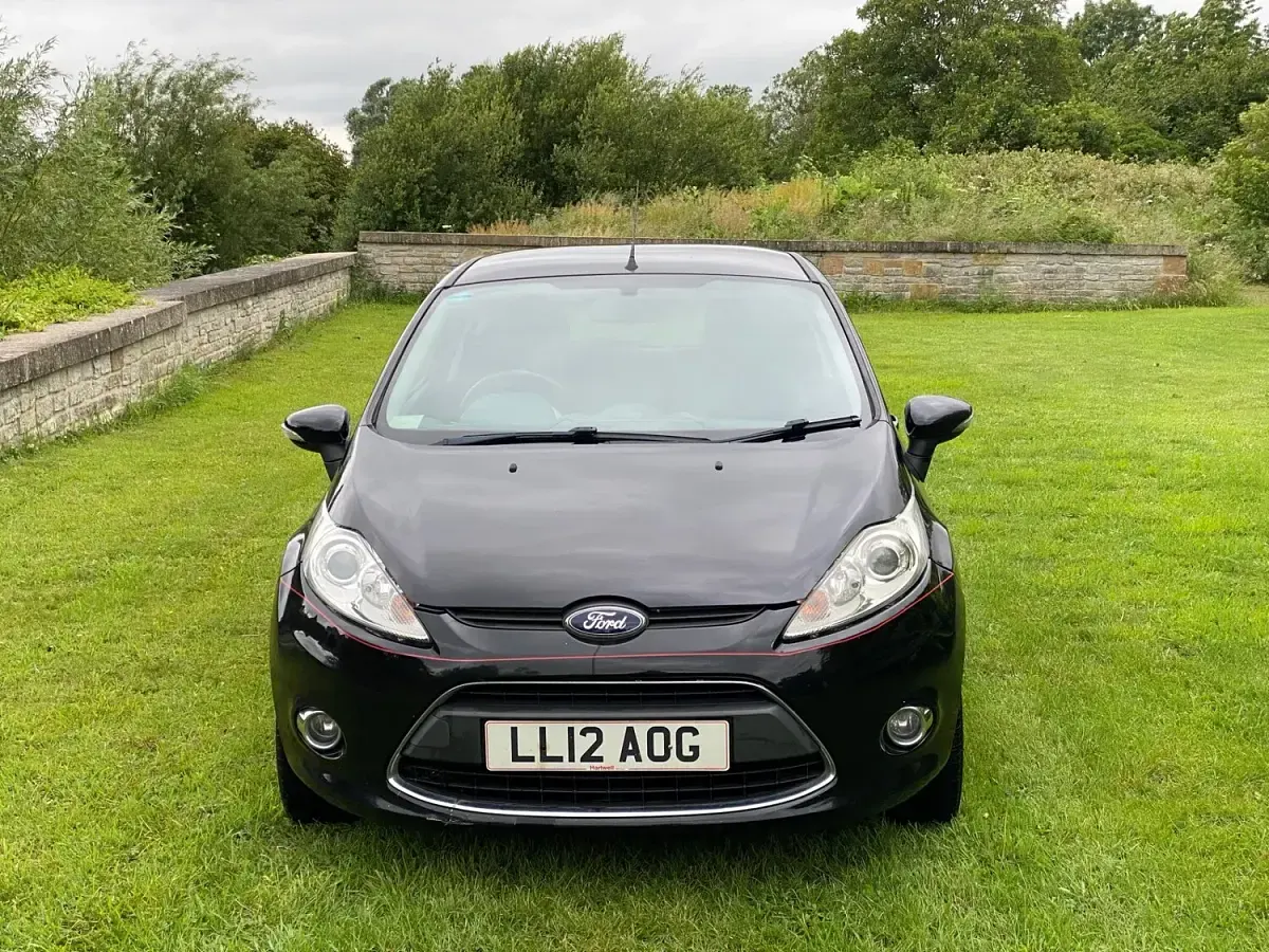 Used Ford Fiesta Zetec 82 HP (60 kW) 2012 Black Hatchback