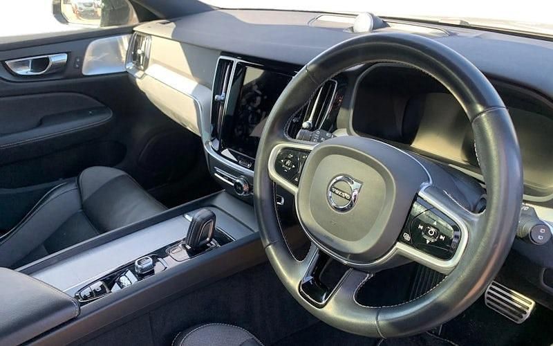 Used Volvo V60 R-Design 299 HP (219 kW) 2021 Gold Estate