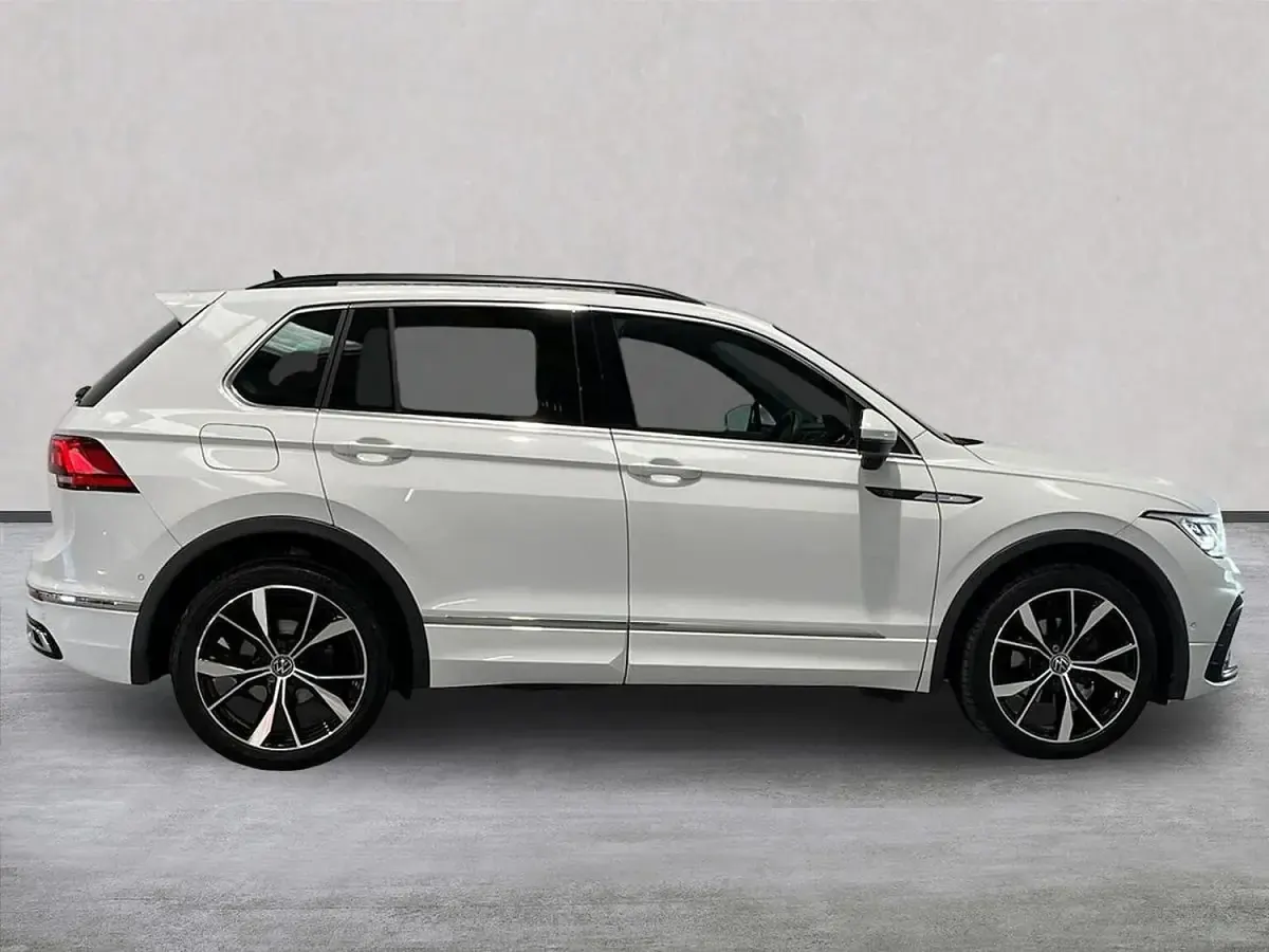 Używany VW Tiguan R-line 150 KM (110 kW) 2023 Biały SUV