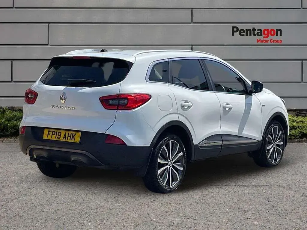 Used Renault Kadjar Signature S 158 HP (116 kW) 2019 White SUV