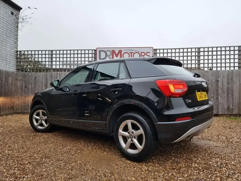 Usado Audi Q2 Design 116 CV (85 kW) 2017 Negro SUV