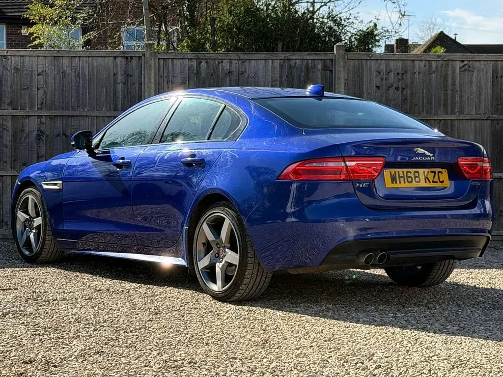 Used Jaguar XE R-Sport 180 HP (132 kW) 2019 Blue Sedan