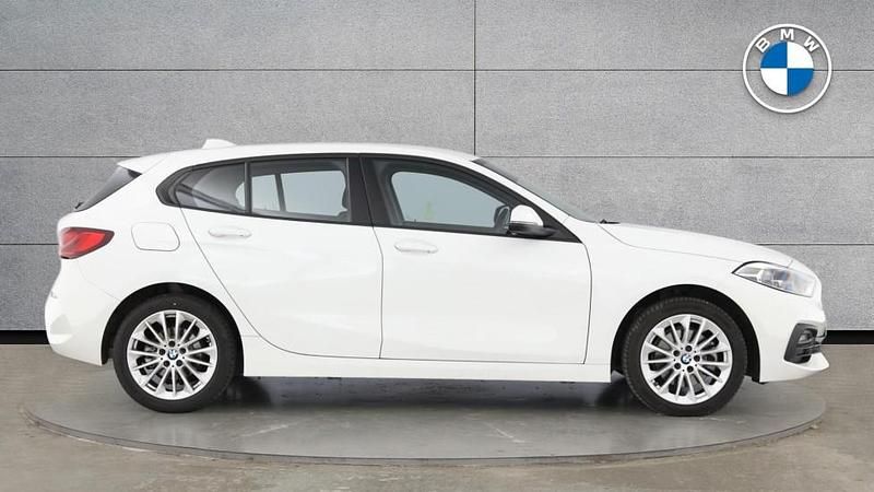 Used BMW 118 Comfort Edition 134 HP (98 kW) 2024 White Hatchback