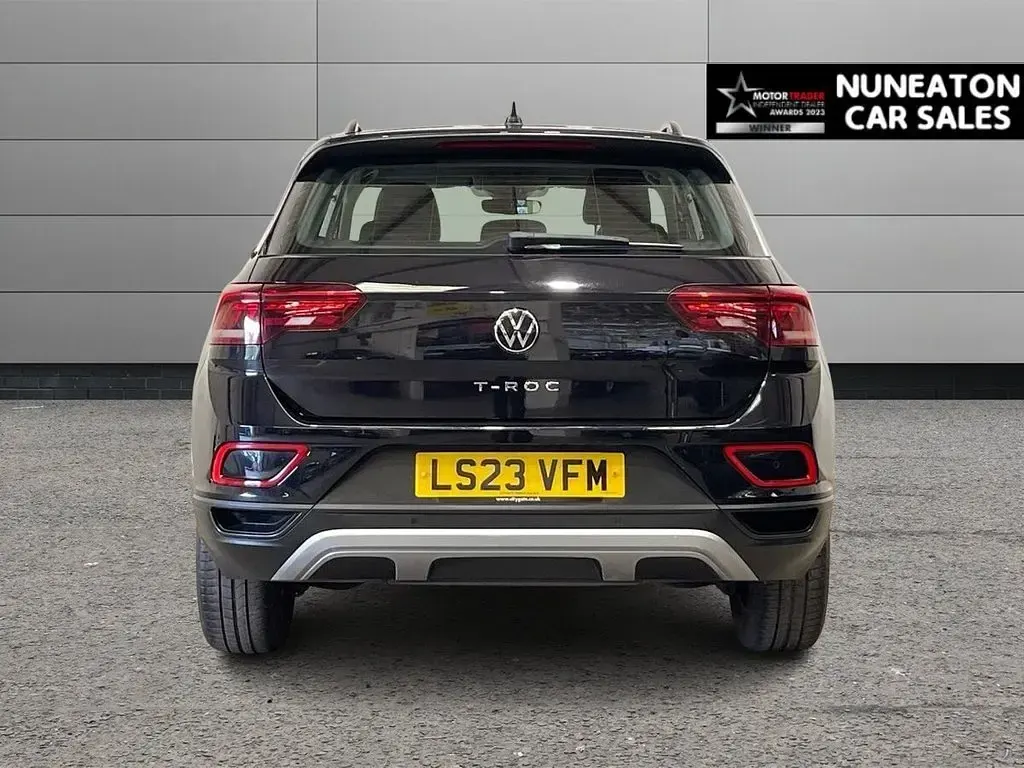 Used VW T-Roc Life 150 HP (110 kW) 2023 Black SUV