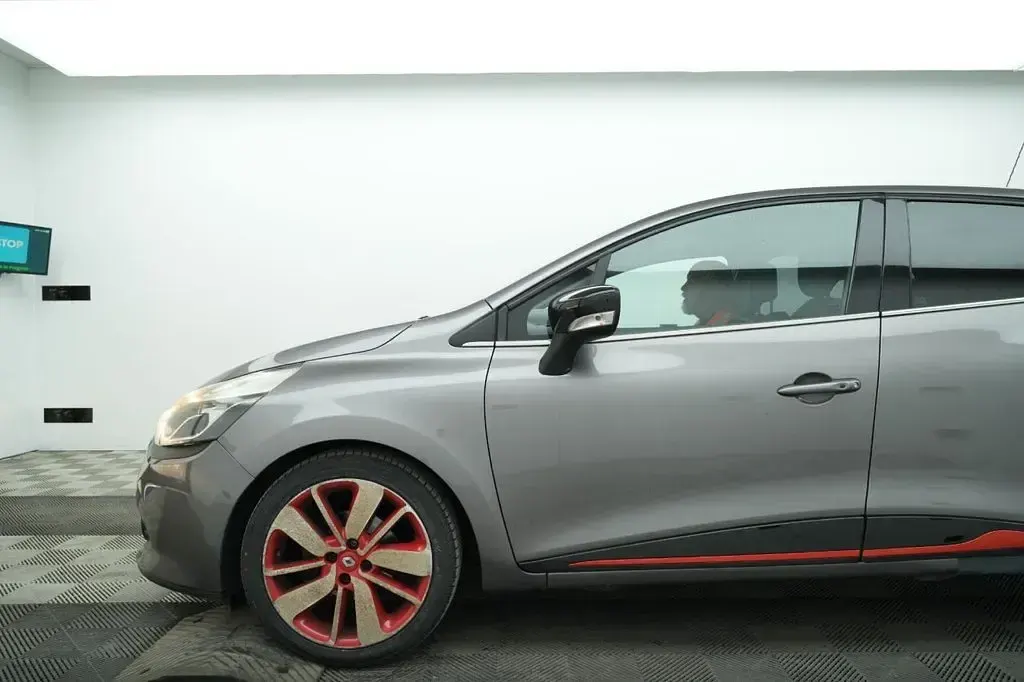 Used Renault Clio Dynamique 90 HP (66 kW) 2014 Grey Hatchback