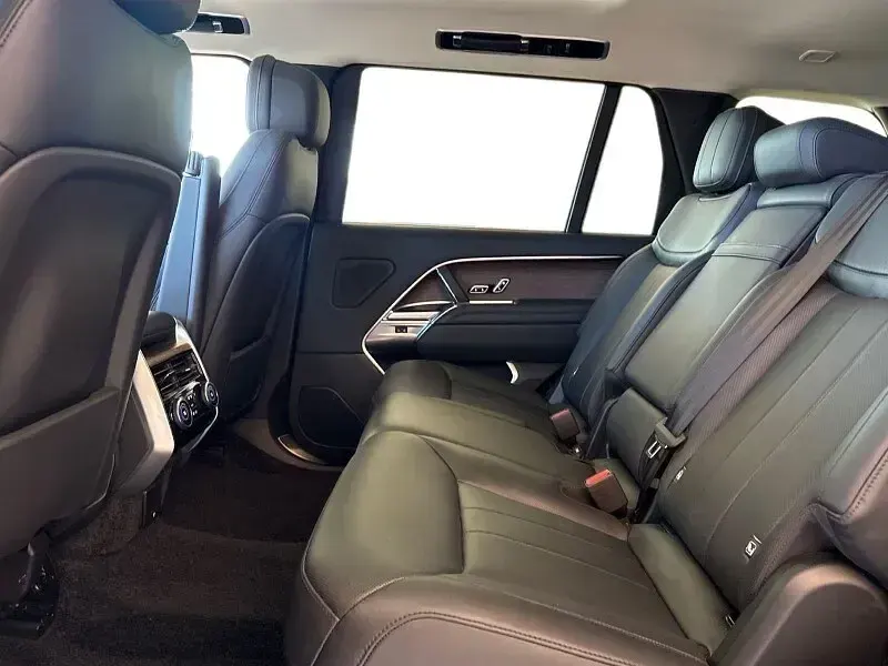 Used Land Rover Range Rover HSE 350 HP (257 kW) 2025 Grey SUV