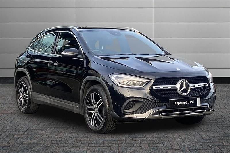 Cosmos black Used 2022 Mercedes GLA180 Executive SUV | £27,650 (Fair price) - Image 1/4