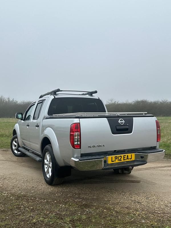 Used Nissan Navara Tekna 2012 Silver Pickup
