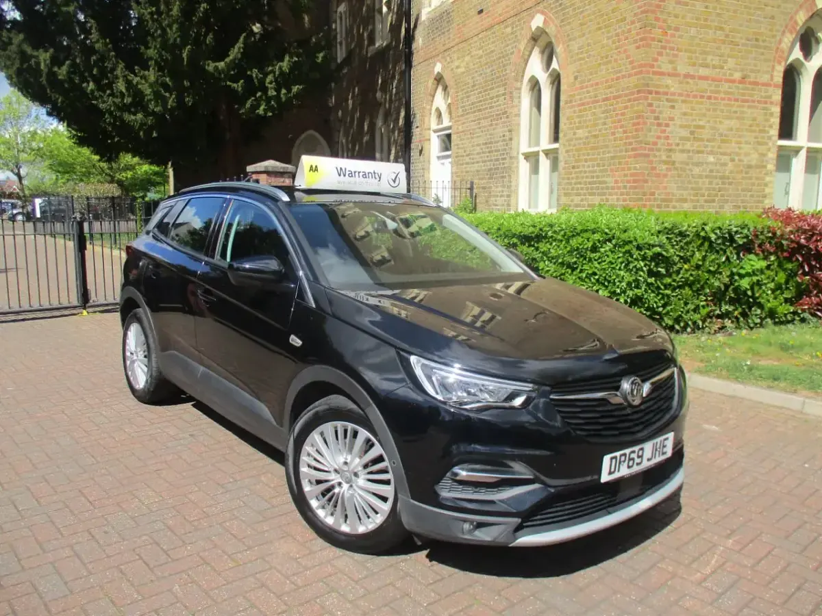Used Vauxhall Grandland X Business Edition 130 HP (95 kW) 2020 Black SUV