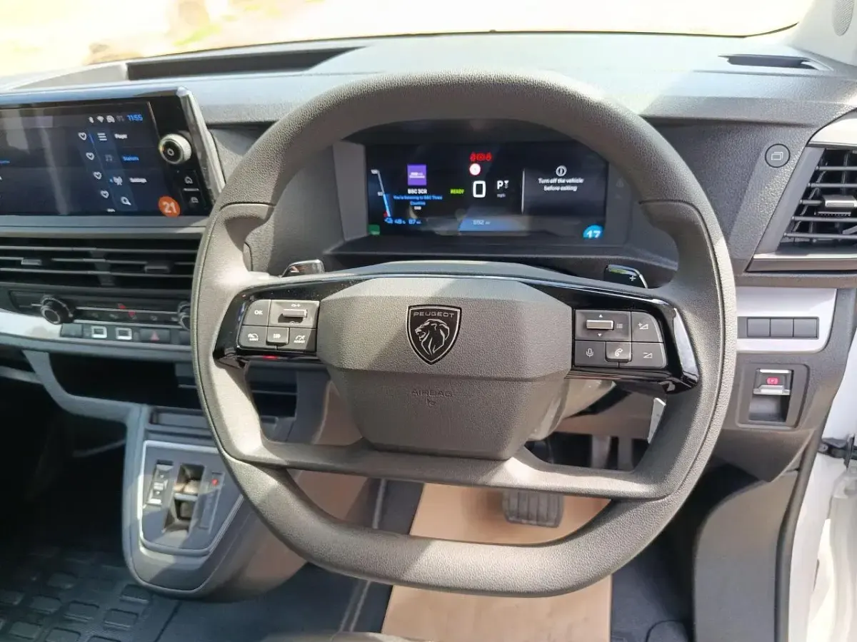 New Peugeot e-Expert 98 kW (134 HP) 2025 White Van