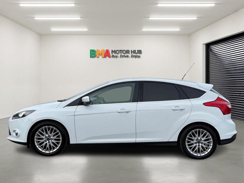 Used Ford Focus Zetec 2014 White Hatchback
