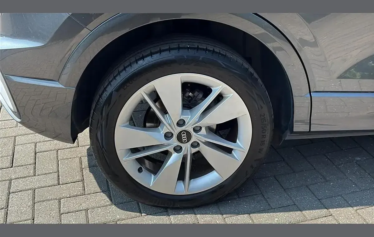 Used Audi Q2 S-Line 147 HP (108 kW) 2024 Grey SUV