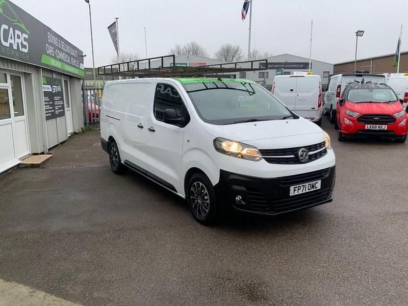 Used Vauxhall Vivaro S 143 HP (105 kW) 2021 White MPV