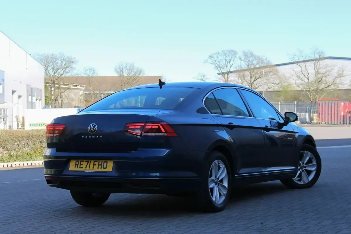 Usado VW Passat SE 2021 Azul Sedan