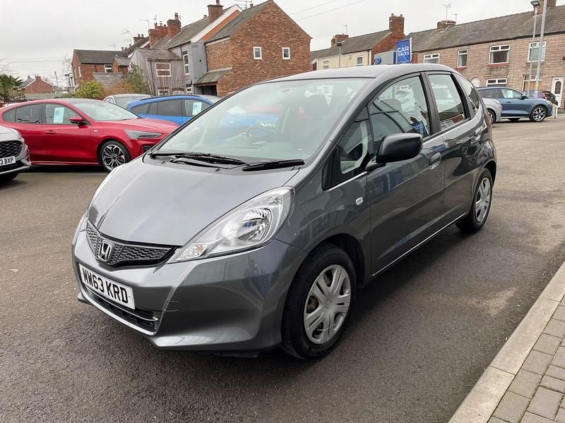 Used Honda Jazz S 90 HP (66 kW) 2013 Grey Hatchback