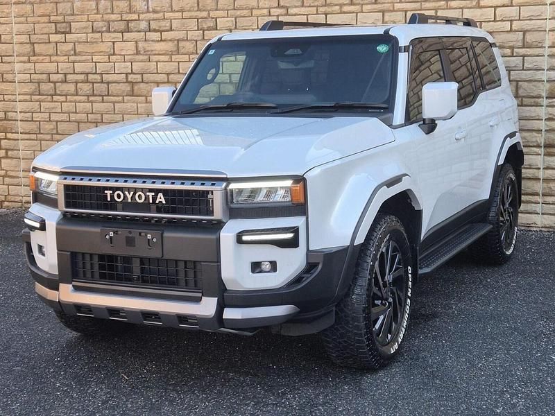 New Toyota Land Cruiser 204 HP (150 kW) 2025 White SUV