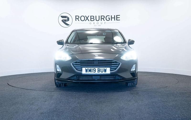 Used Ford Focus Zetec 125 HP (91 kW) 2019 Grey Hatchback
