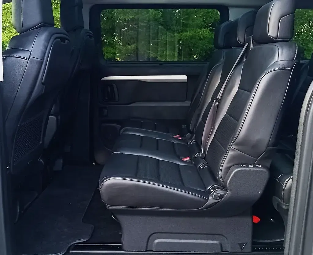 Used Peugeot Traveller Allure 180 HP (132 kW) 2020 Grey MPV