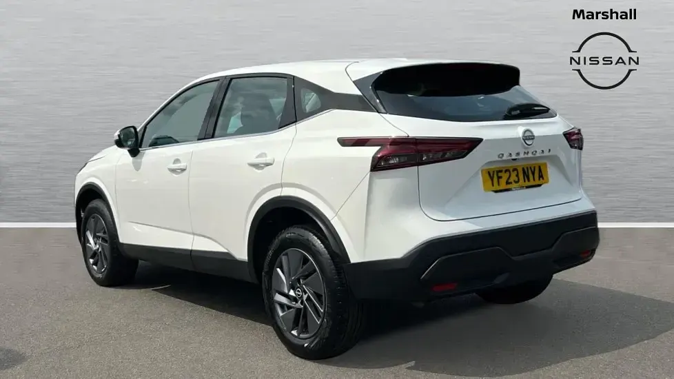 Used Nissan Qashqai Acenta Premium 140 HP (102 kW) 2023 White SUV