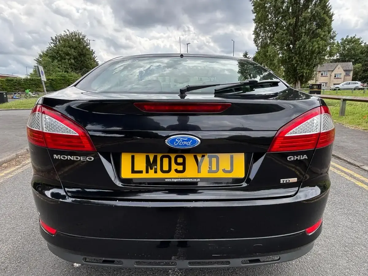Used Ford Mondeo Ghia 140 HP (102 kW) 2009 Black Hatchback