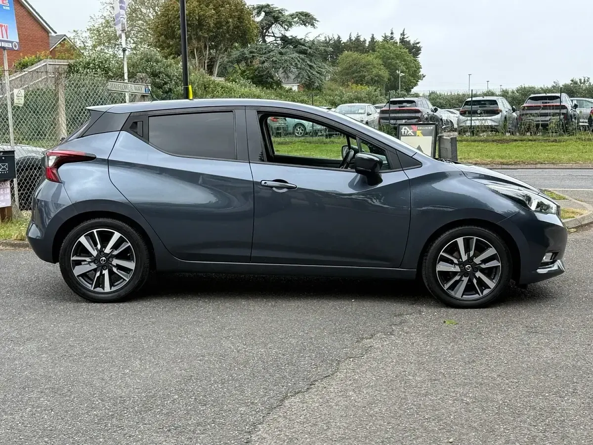 Used Nissan Micra N-Connecta 90 HP (66 kW) 2018 Grey Hatchback