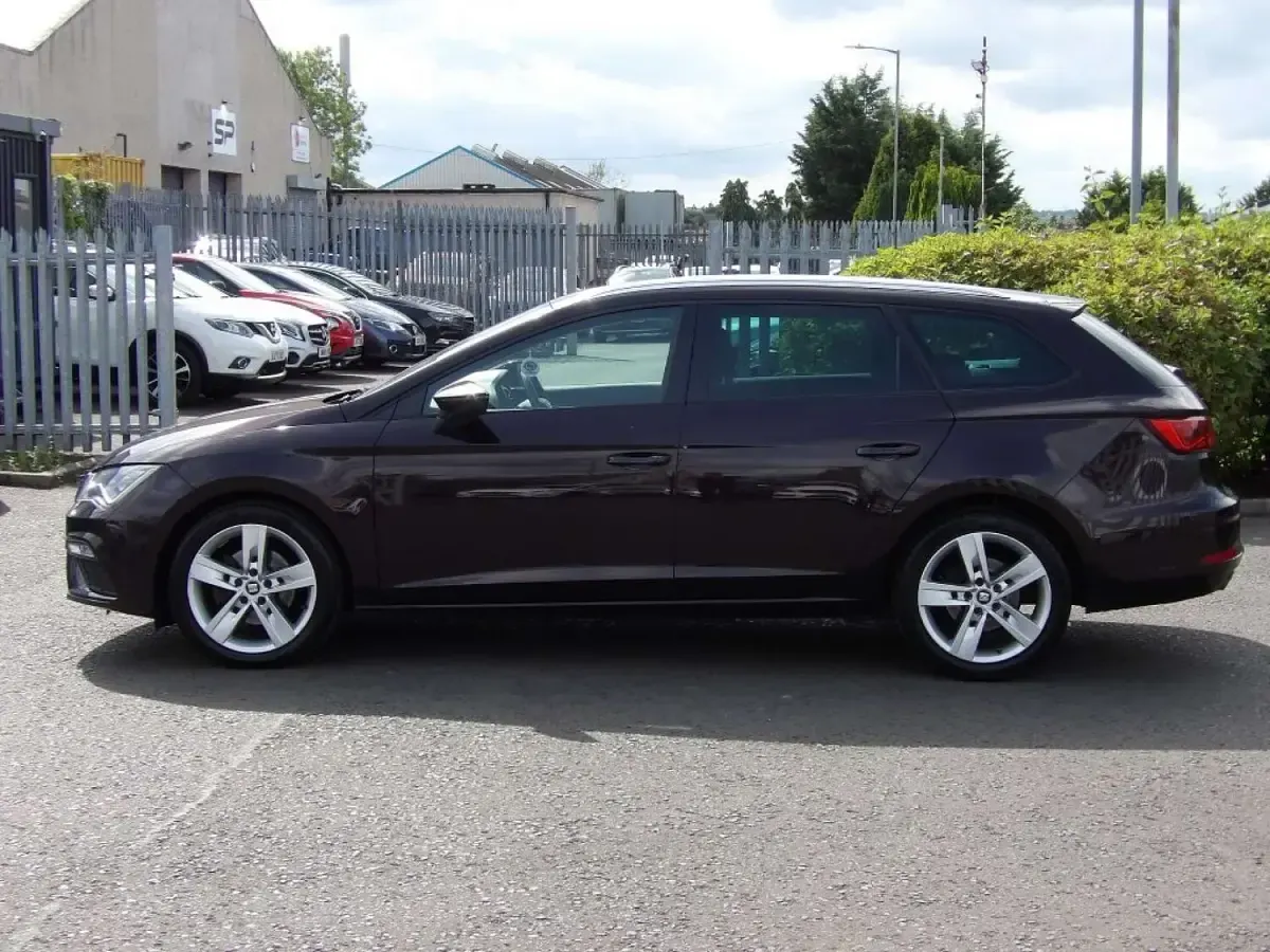 Used Seat Leon FR 2018 Mauve/purple Estate