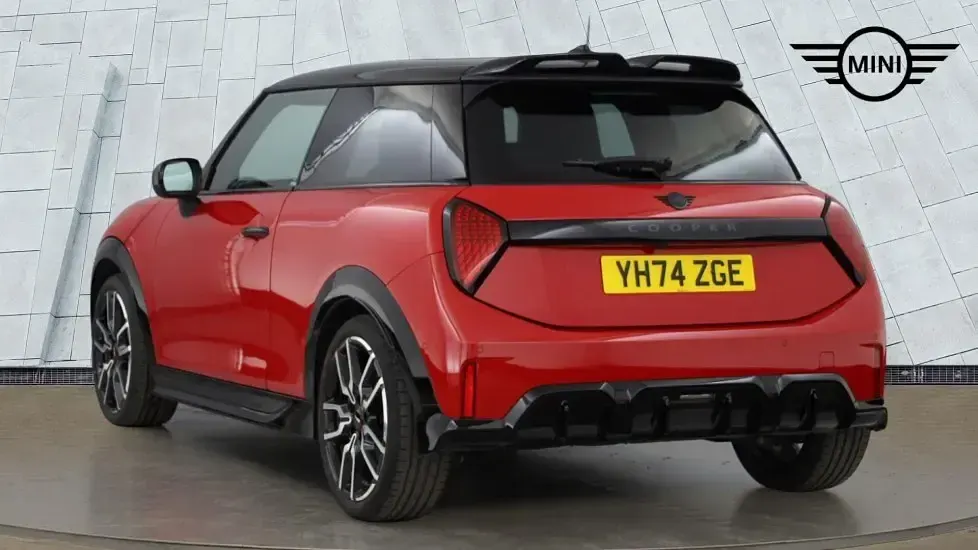 Used Mini Cooper Hatch 154 HP (113 kW) 2024 Red Hatchback