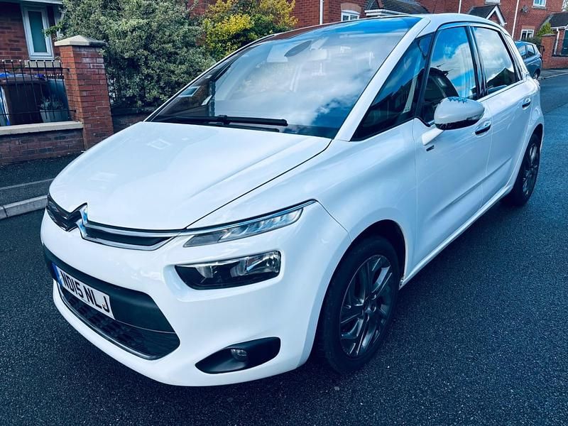 Used Citroën C4 Picasso Exclusive 2015 White MPV