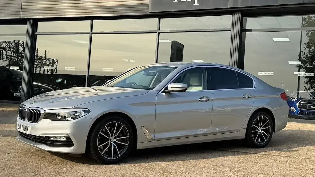 Usado BMW 520 Comfort Edition 2017 Plateado Berlina