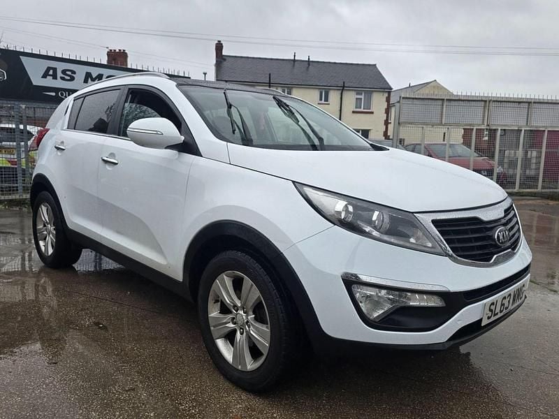 White Used 2013 Kia Sportage SUV | £4,495 (Fair price) - Image 1/4