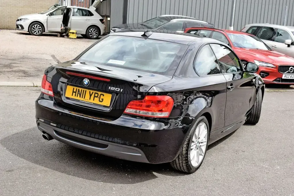 Used BMW 120 Coupé M Sport 170 HP (125 kW) 2011 Black Coupe