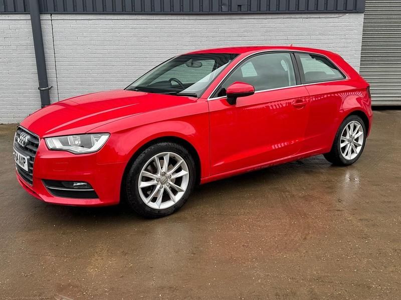 Used Audi A3 Sport 180 HP (132 kW) 2014 Red Hatchback