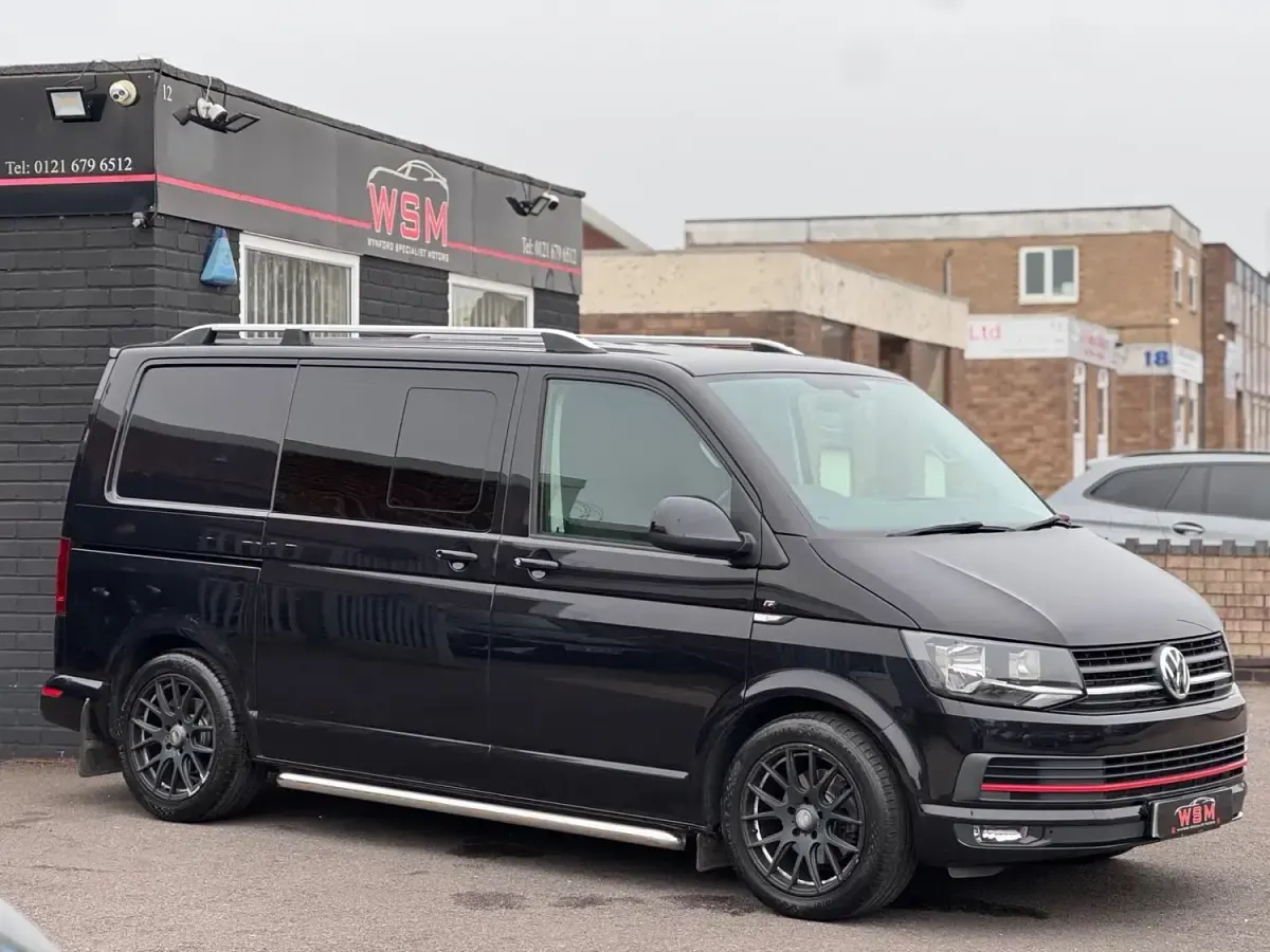 Begagnad VW Transporter Highline 140 HK (102 kW) 2016 Svart Van