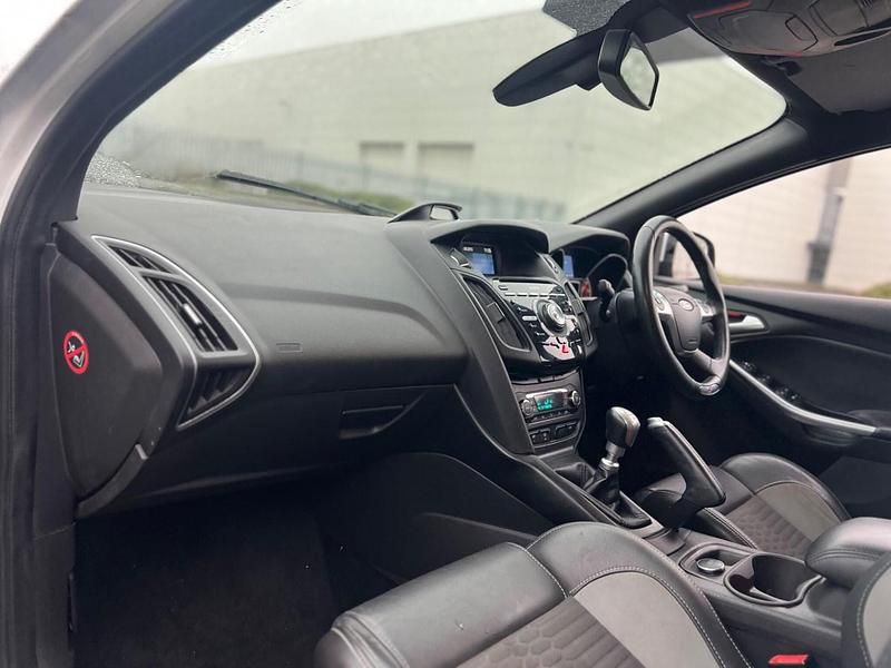 Used Ford Focus ST 2013 White Hatchback