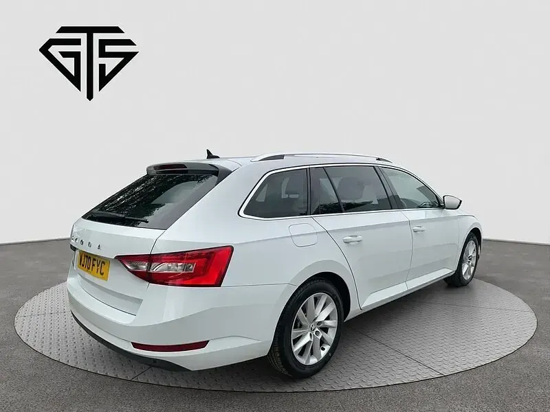 Used Skoda Superb SE Technology 150 HP (110 kW) 2020 White Estate