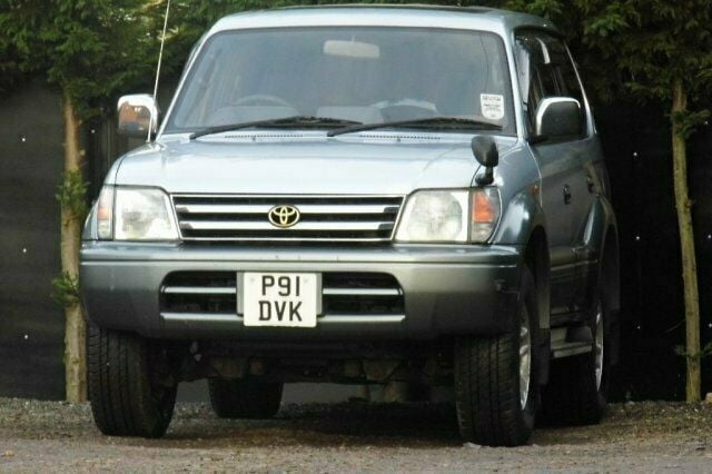 Used Toyota Land Cruiser 161 HP (118 kW) 2003 SUV