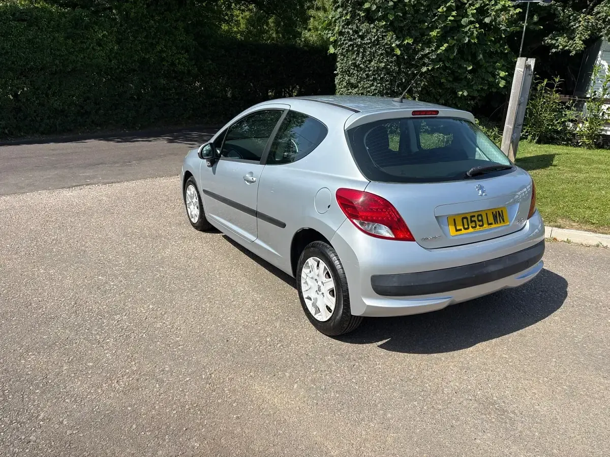 Used Peugeot 207 S 75 HP (55 kW) 2010 Silver Hatchback