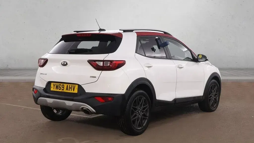 Used Kia Stonic 118 HP (86 kW) 2020 White SUV