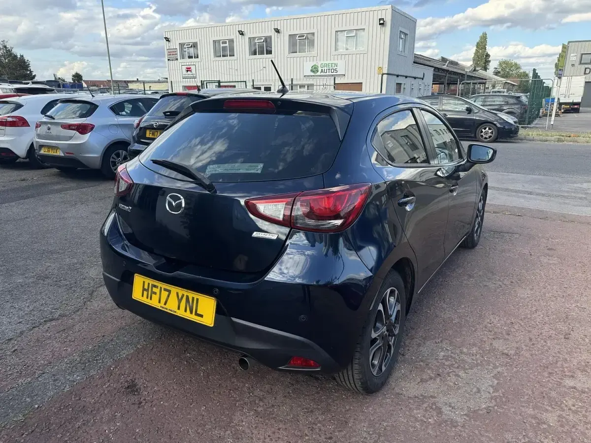 Used Mazda 2 Inclusive 90 HP (66 kW) 2017 Blue Hatchback