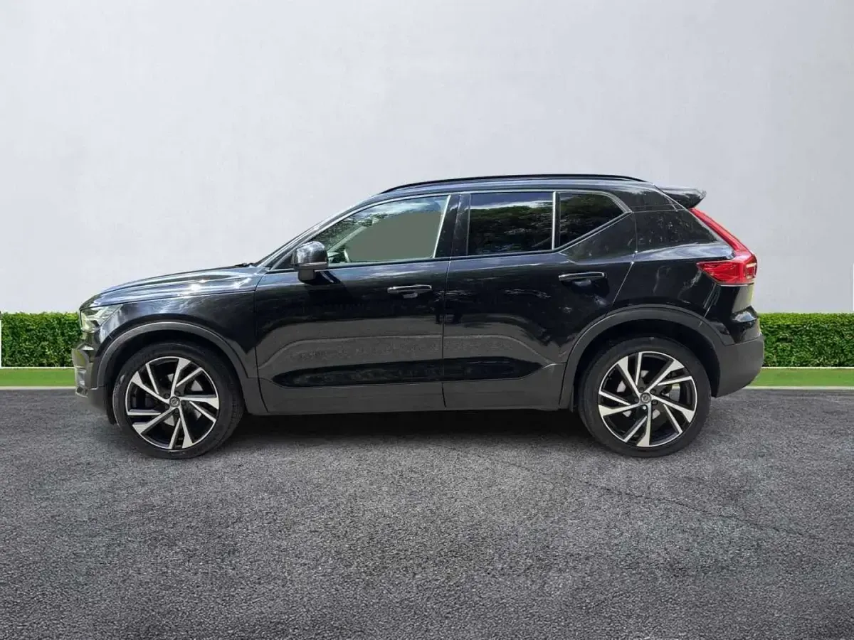 Used Volvo XC40 R-Design Pro 197 HP (144 kW) 2021 SUV