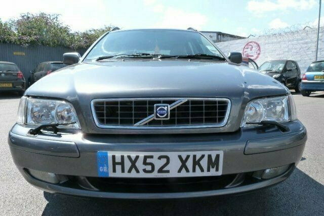 Used 2003 Volvo V40 Estate | £1,995 - Image 1/4
