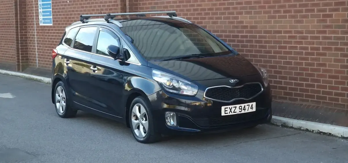 Used Kia Carens 2013 Black MPV