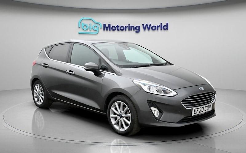 Używany Ford Fiesta Titanium 101 KM (74 kW) 2020 Szary Hatchback