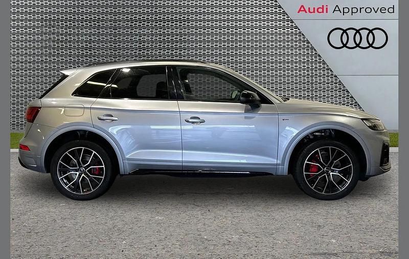 Used Audi Q5 Comfort 200 HP (147 kW) 2022 Silver SUV